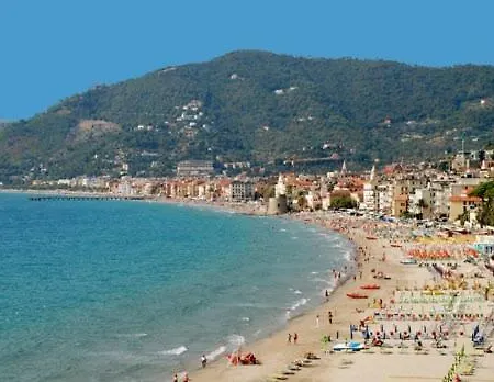 Tatil Evi Fior Di Lavanda Cisano sul Neva